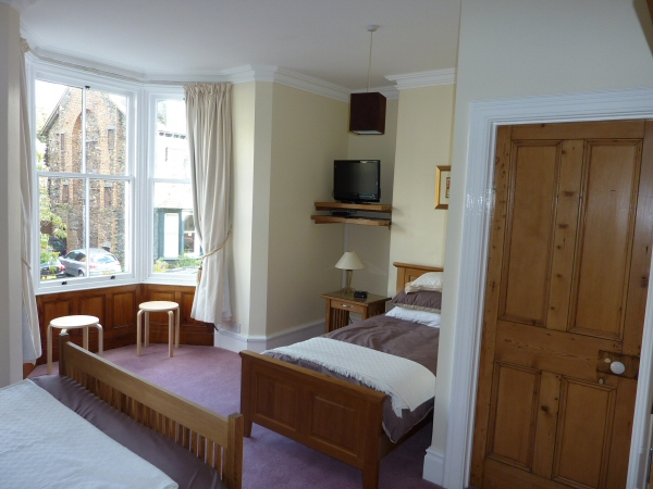 Twin bedroom